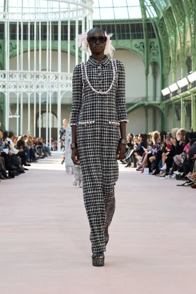 Look 50